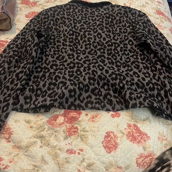 Pre-owned Charter Club gray and black leopard coat. - Picture 2 of 2